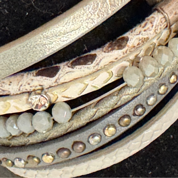 Leather 1-Beads Jewels Silver Purple Blue and 2-Silver Beige Leopard Bracelets - Picture 3 of 9